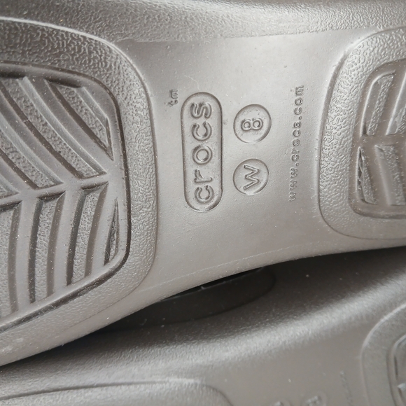 Crocs Dual Comfort Wedge Flip Flops Brown Bronze Women’s 8 NWT - Picture 7 of 8